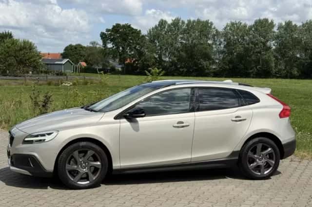 Volvo V40 Cross Country (2019) thumbnail 4