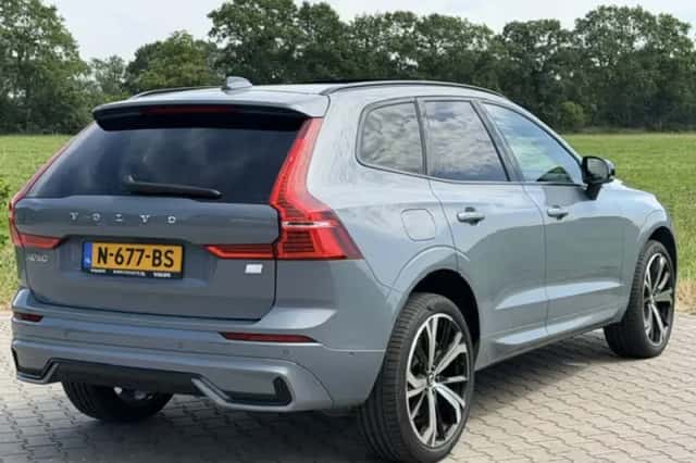 Volvo XC60 (2021) thumbnail 2