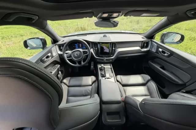Volvo XC60 (2021) thumbnail 5