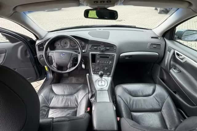 Volvo V70 (2006) thumbnail 5