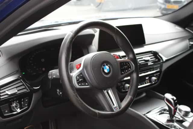 BMW M5 (2019) thumbnail 2