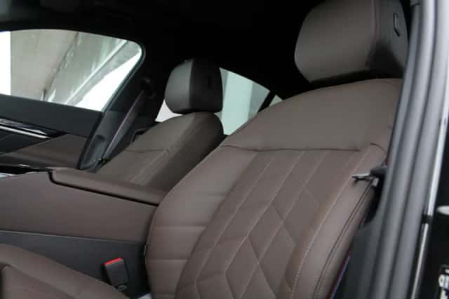 BMW i5 (2026) thumbnail 4