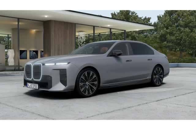 BMW i7 (2026) thumbnail 1
