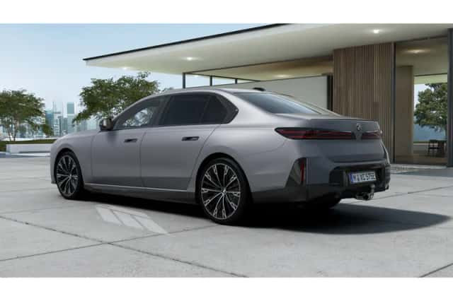 BMW i7 (2026) thumbnail 2