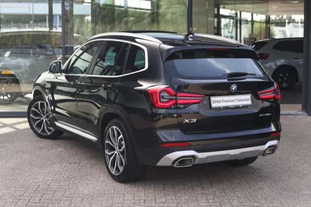 BMW X3 (2022) thumbnail 2