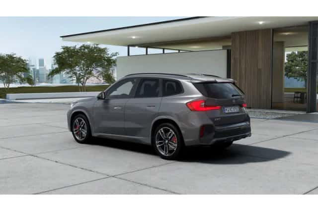 BMW iX1 (2026) thumbnail 2