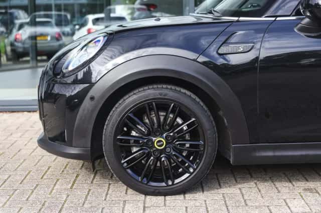 MINI Mini Electric (2023) thumbnail 5