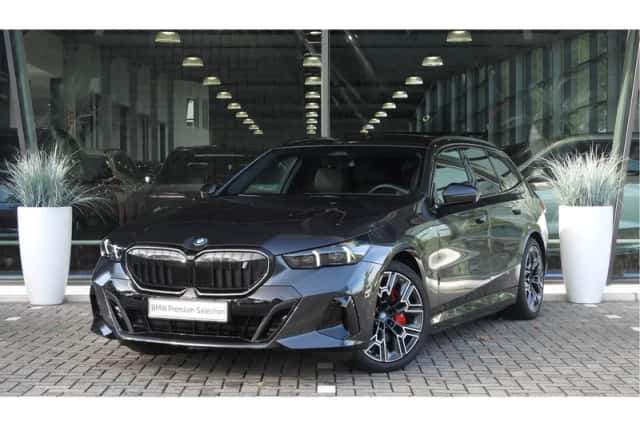 BMW i5 (2025) thumbnail 1
