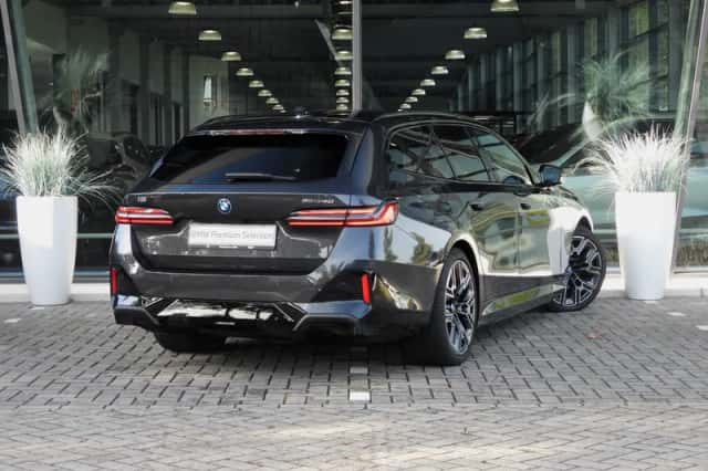 BMW i5 (2025) thumbnail 4