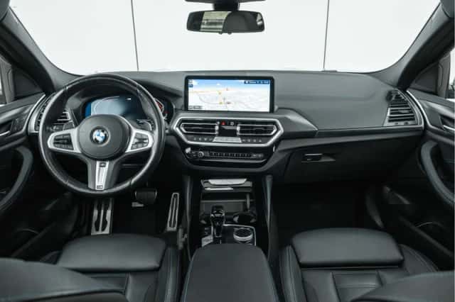BMW X4 (2022) thumbnail 3