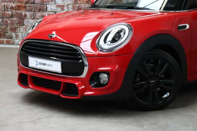 MINI Cooper (2018) thumbnail 2