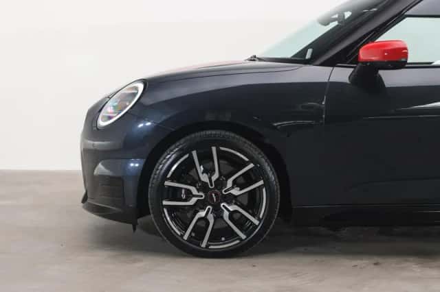 MINI Cooper (2024) thumbnail 4