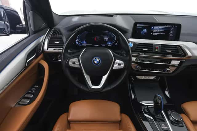 BMW iX3 (2021) thumbnail 3