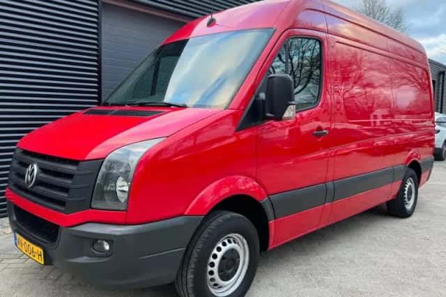 Volkswagen Crafter (2015) thumbnail 2