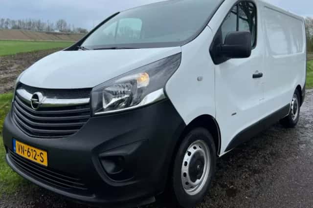 Opel Vivaro (2015) thumbnail 1