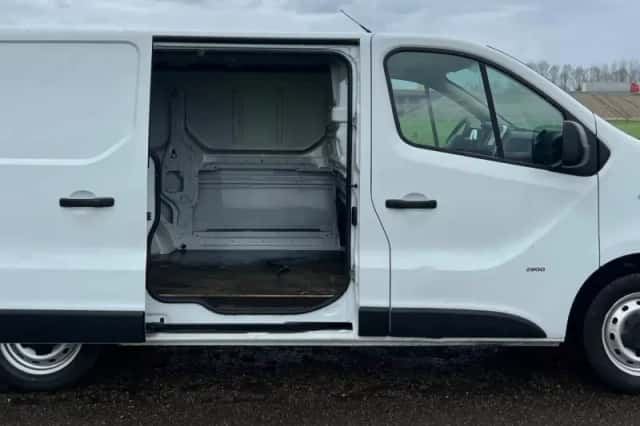 Opel Vivaro (2015) thumbnail 5