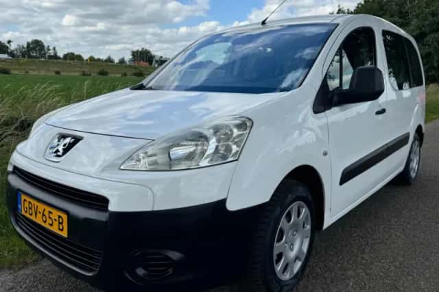 Peugeot Partner (2009) thumbnail 2