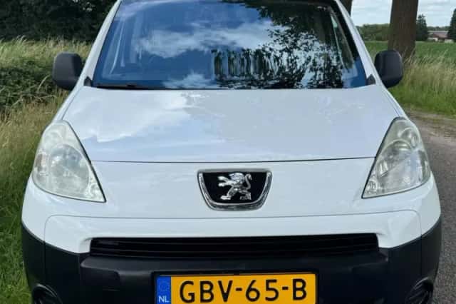Peugeot Partner (2009) thumbnail 5