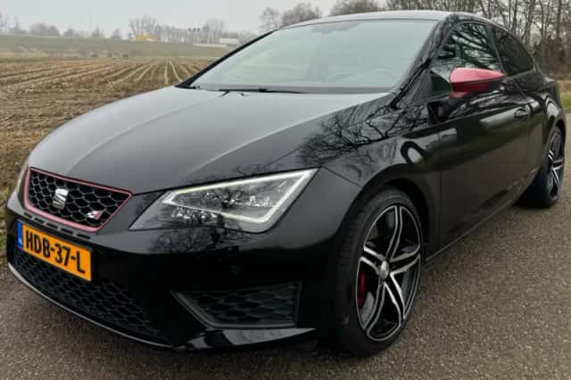 SEAT Leon (2016) thumbnail 2