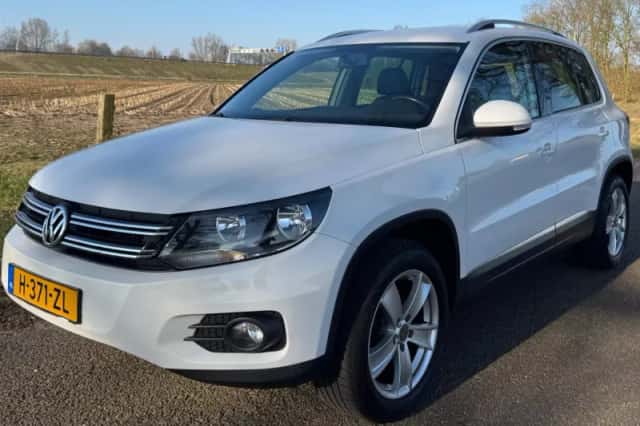 Volkswagen Tiguan (2013) thumbnail 1