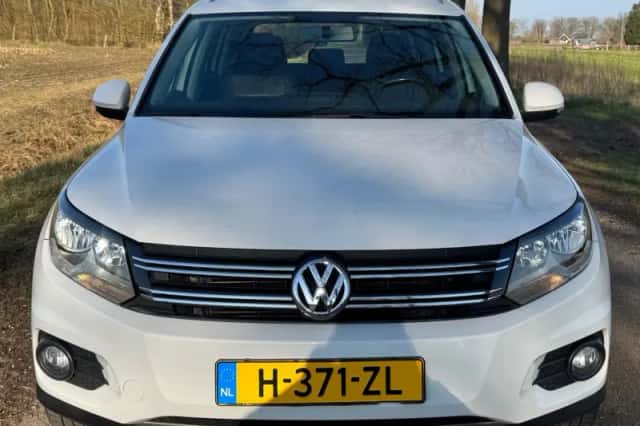 Volkswagen Tiguan (2013) thumbnail 3