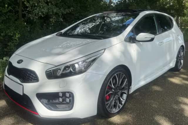 Kia Ceed (2015) thumbnail 1