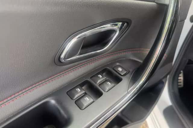 Kia Ceed (2015) thumbnail 5