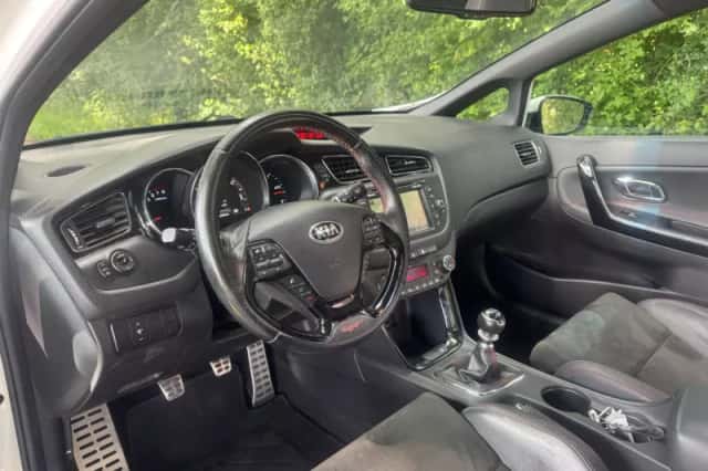 Kia Ceed (2015) thumbnail 6