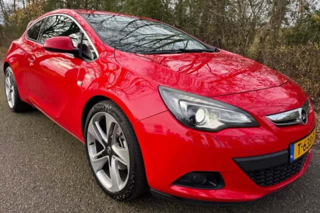 Opel Astra (2011) thumbnail 6
