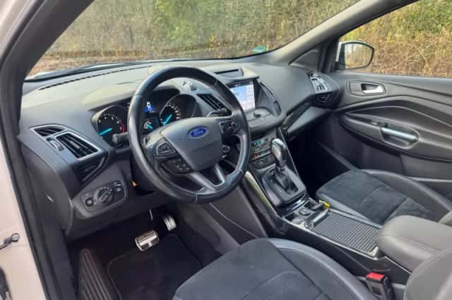Ford Kuga (2017) thumbnail 5