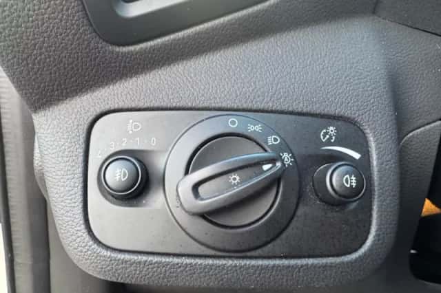 Ford Kuga (2017) thumbnail 6