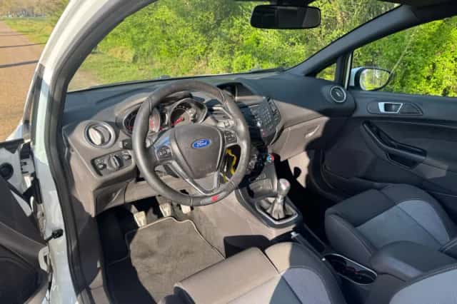 Ford Fiesta (2014) thumbnail 6