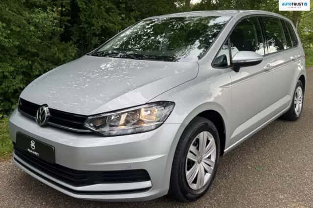Volkswagen Touran (2018) thumbnail 1