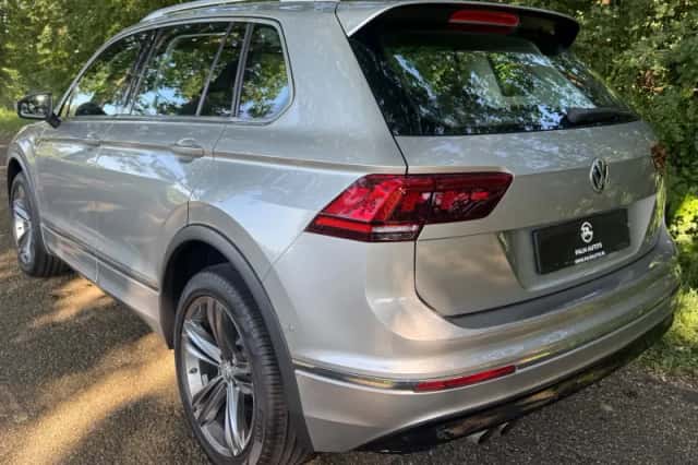 Volkswagen Tiguan (2017) thumbnail 4