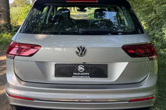 Volkswagen Tiguan (2017) thumbnail 5