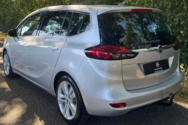 Opel Zafira (2019) thumbnail 2