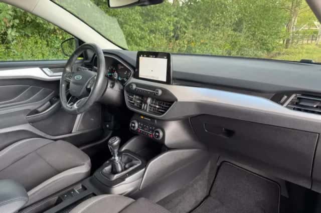 Ford Focus (2018) thumbnail 2