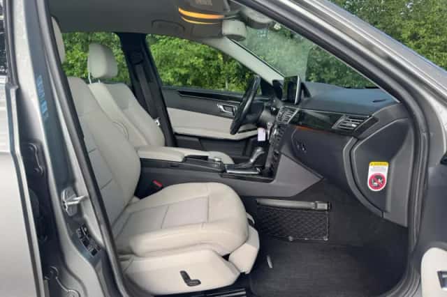 Mercedes-Benz E-Klasse (2010) thumbnail 5
