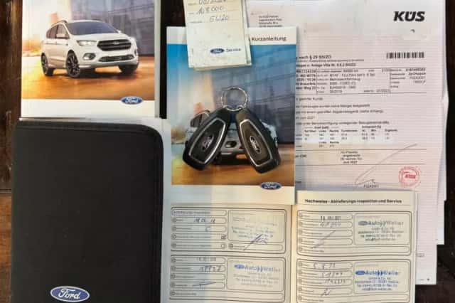 Ford Kuga (2018) thumbnail 2