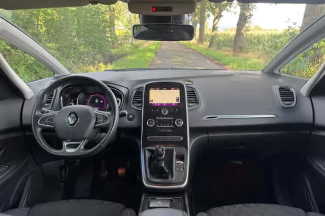 Renault Grand Scénic (2020) thumbnail 3