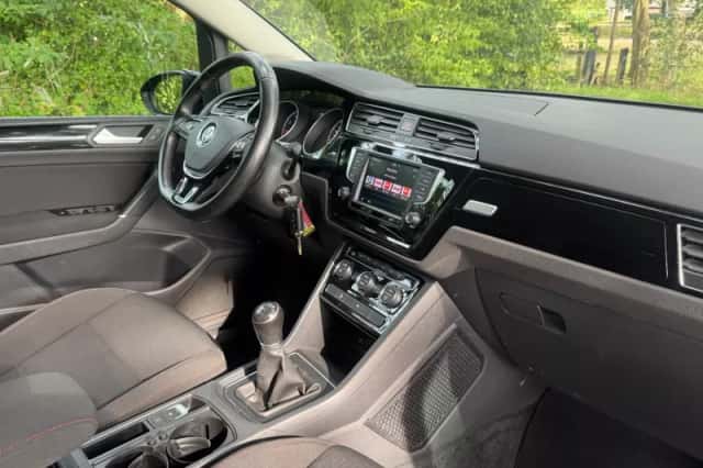 Volkswagen Touran (2017) thumbnail 6