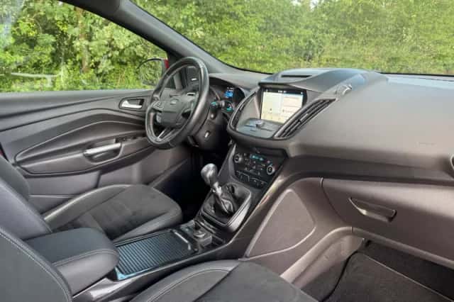 Ford Kuga (2017) thumbnail 5