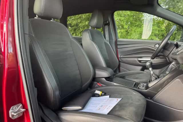 Ford Kuga (2017) thumbnail 6