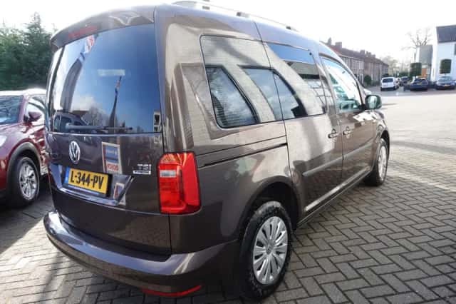 Volkswagen Caddy (2016) thumbnail 2