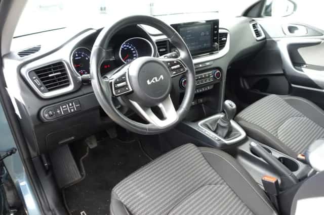 Kia XCeed (2023) thumbnail 5