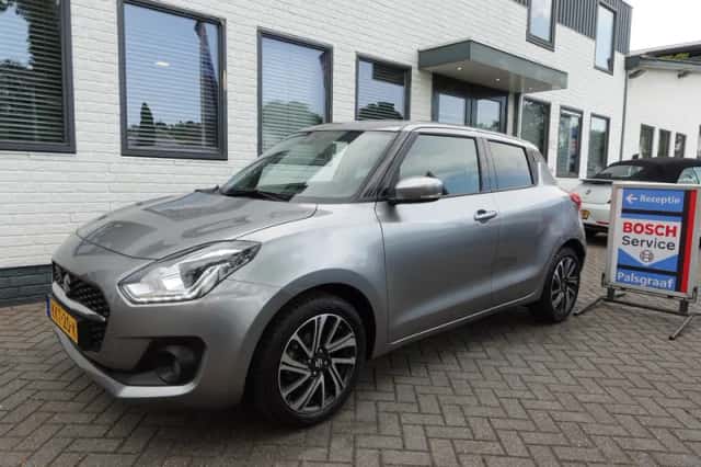 Suzuki Swift (2022) thumbnail 1