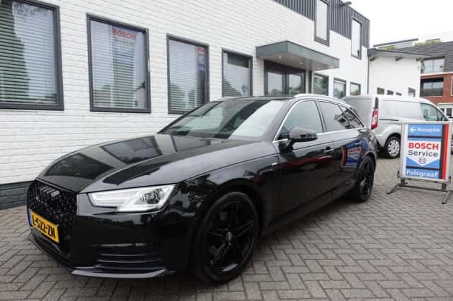 Audi A4 (2018) thumbnail 1