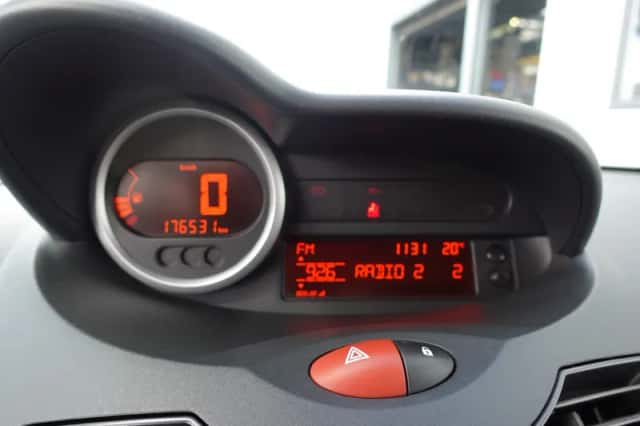 Renault Twingo (2011) thumbnail 3
