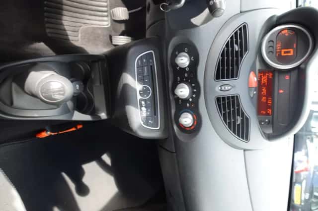 Renault Twingo (2011) thumbnail 6
