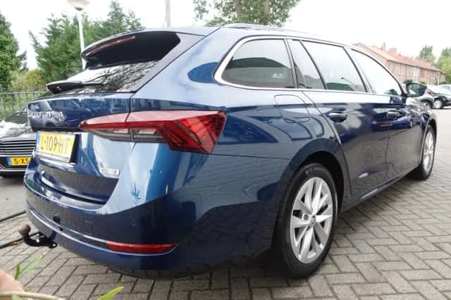 Škoda Octavia (2021) thumbnail 2